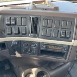 2013 Volvo VHD T/A 25′ Deck Truck full