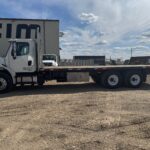 2011 Freightliner M2-106 T/A 24′ Deck Truck full
